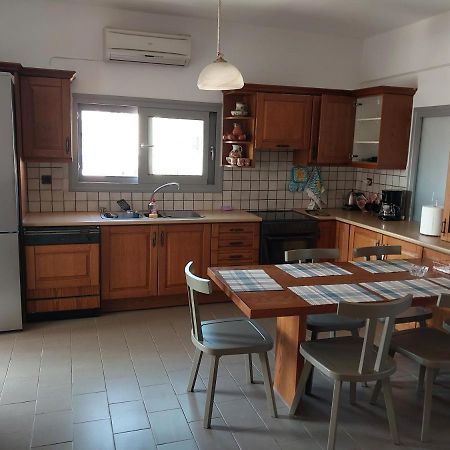 Passatempo Casa - 3 Bedroom Apartment Close To The Swimming Pool Gerani  Bagian luar foto