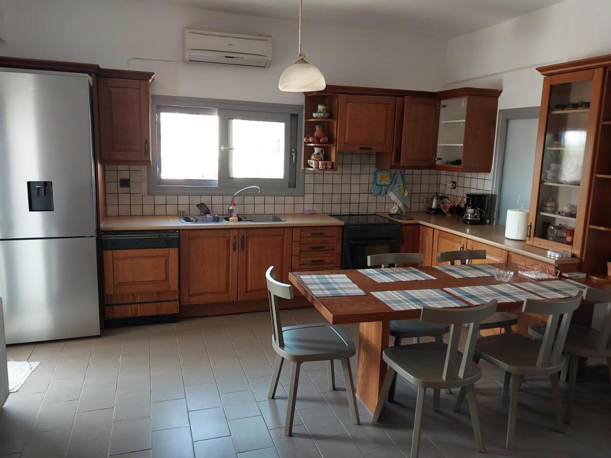 Passatempo Casa - 3 Bedroom Apartment Close To The Swimming Pool Gerani  Bagian luar foto